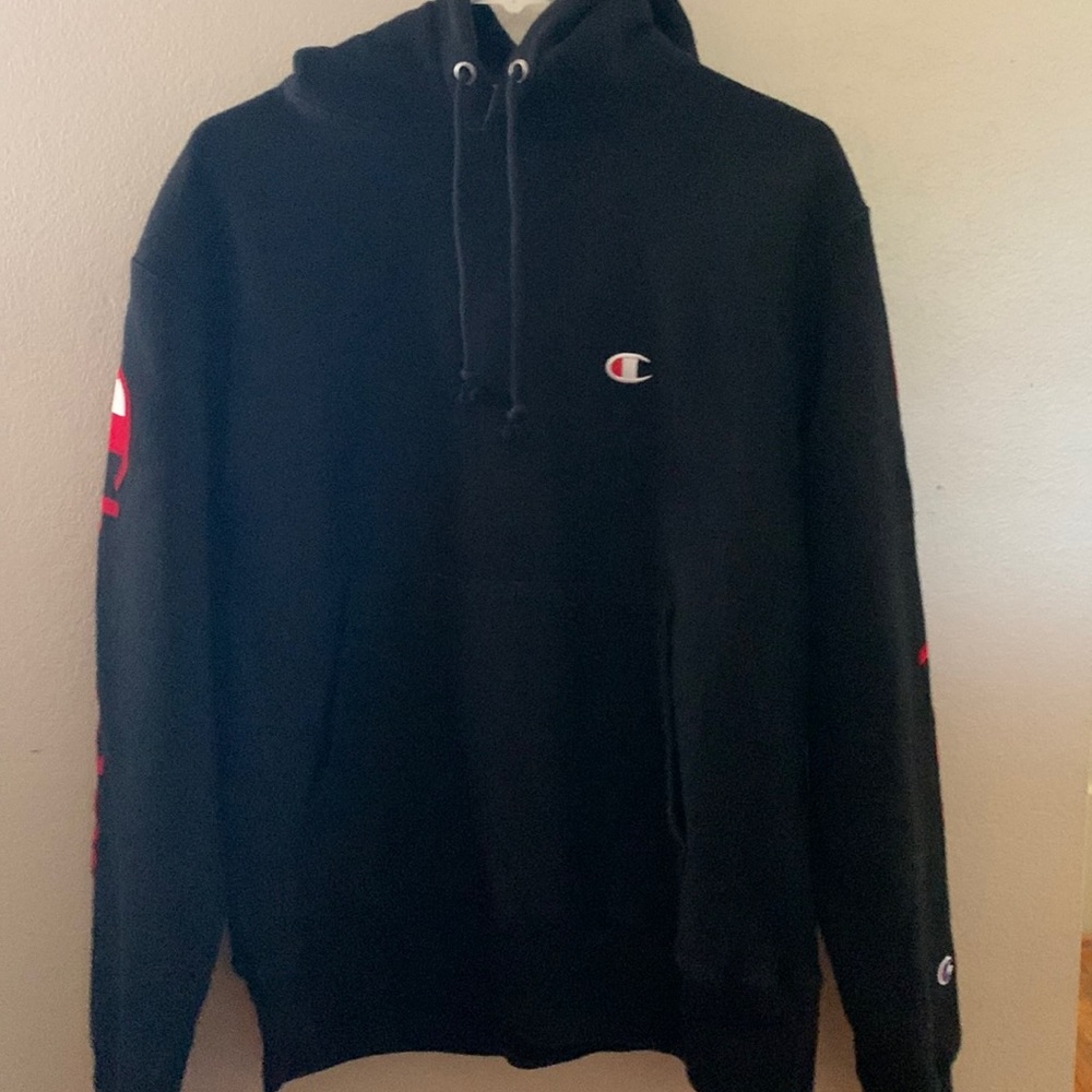 Men’s black Champion hoodie